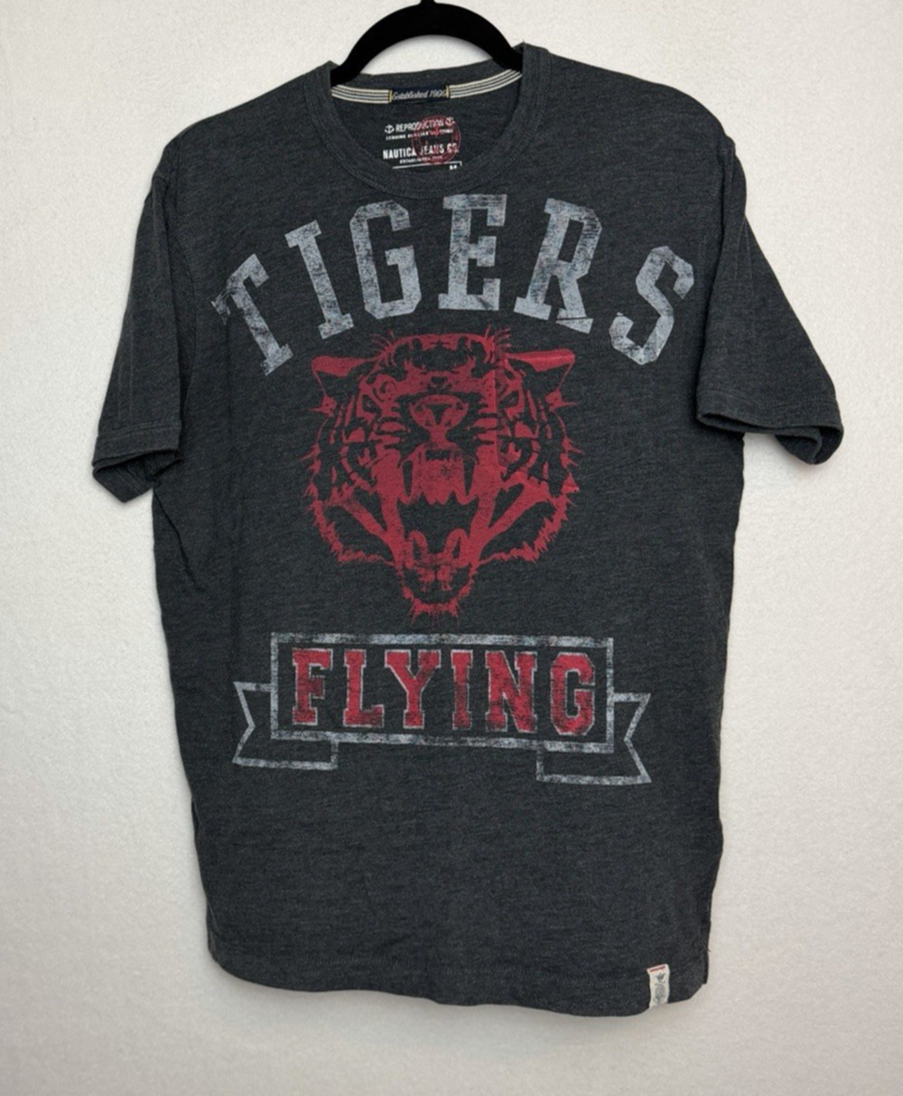 Nautica Jeans Co. Men's Charcoal Gray Heather Tigers Flying Tiger Graphic Size M